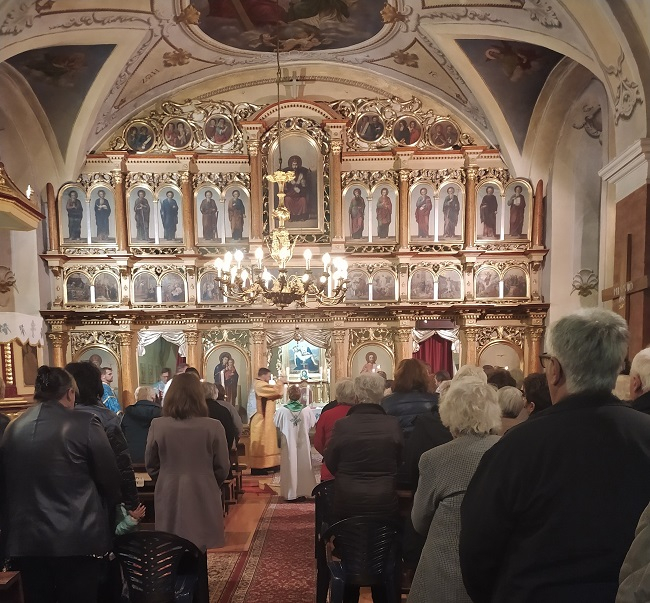 Liturgián a sajópálfalai templomban