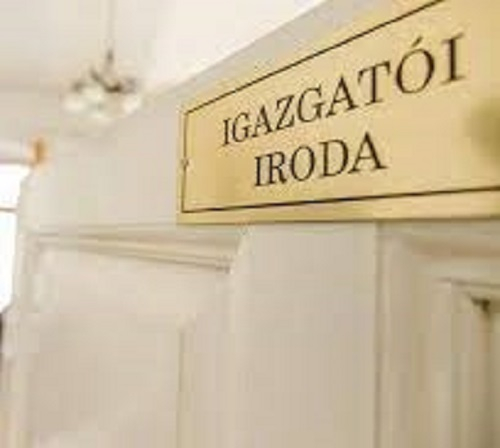 igazgatói iroda ajtó