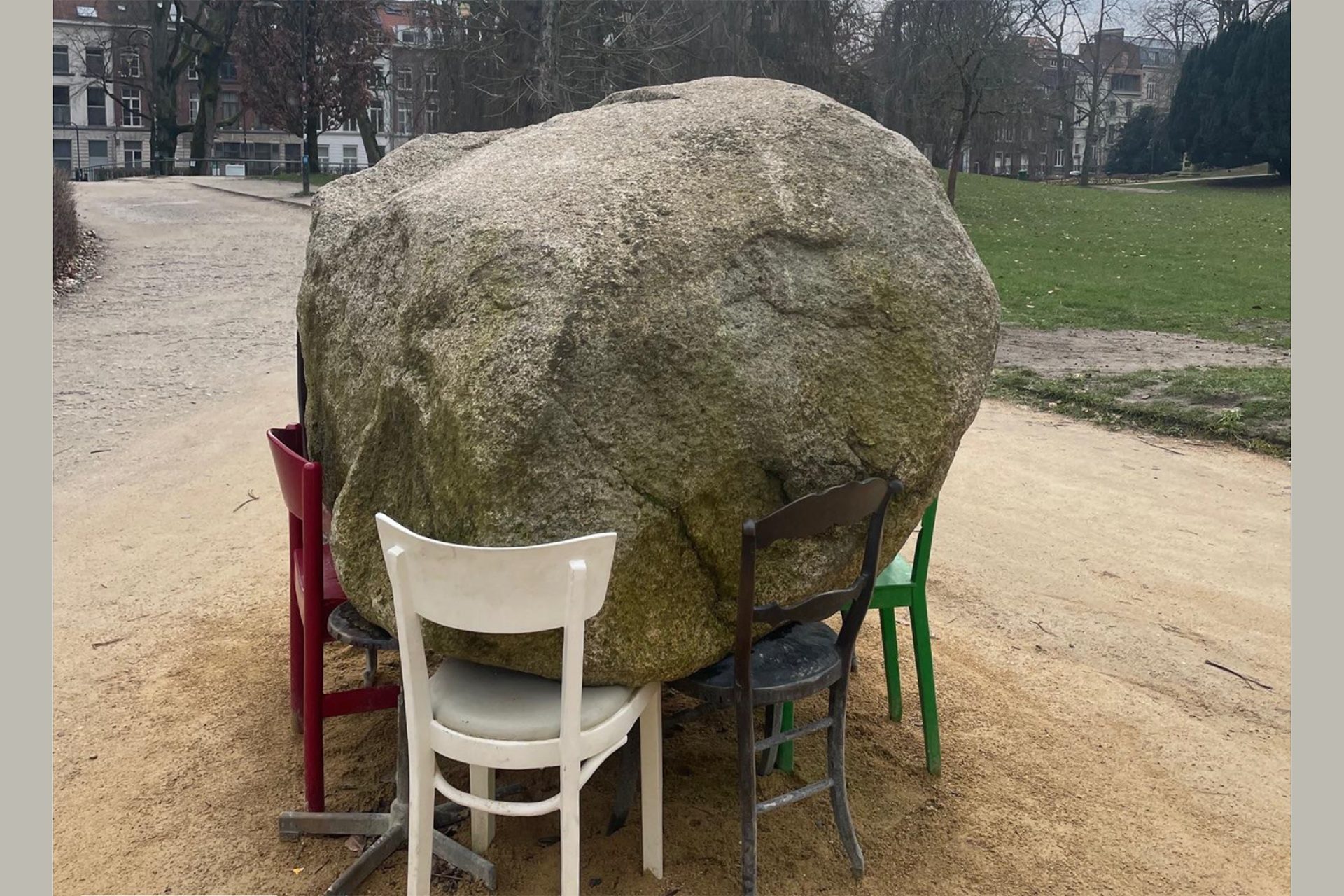 9279